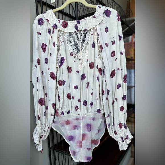 Intimately Free People “Poppy” Print long sleeve ruffle body suit in cream 🌸 - Picture 4 of 12